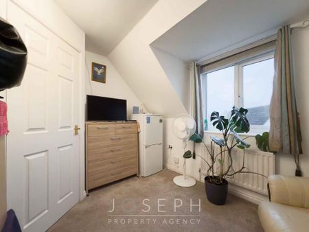 1 bedroom in a house share to rent - Photo 3