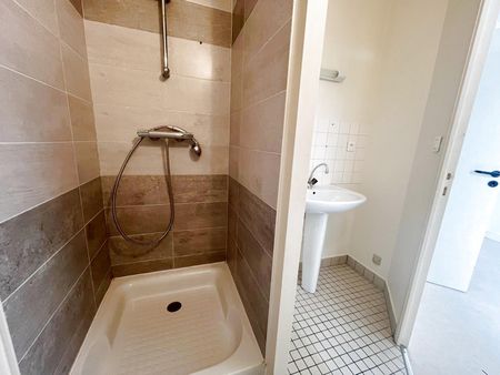 Location Appartement 4 pièces 109m² CHAUDRON EN MAUGES 49110 - Photo 4