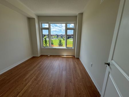 For Lease - 5 Cherry Hill Lane, Barrie, Ontario - Photo 5