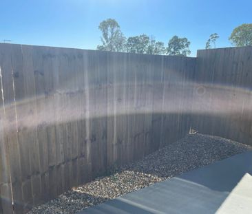 Near new 3 bedroom duplex in new estate - Photo 2