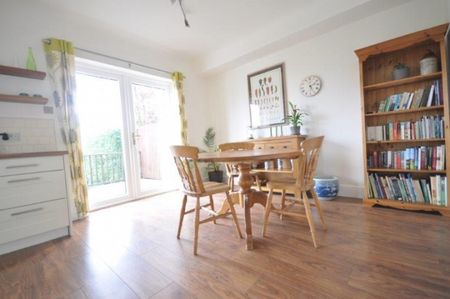 Boulton Avenue - Photo 3