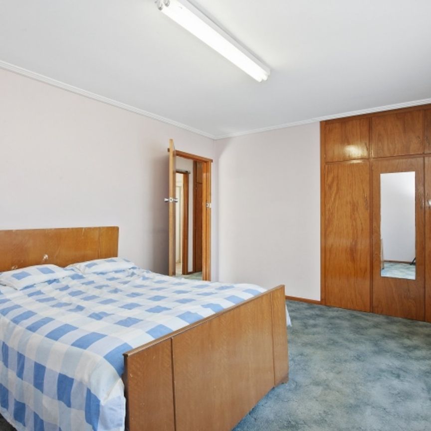 3 BEDROOM HOME WITH MASSIVE BACKYARD - Photo 1