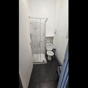 Room in a Shared Flat, High Road Leyton, E10 - Photo 3