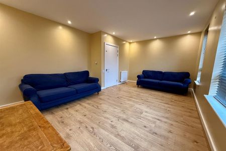 4 bedroom terraced house to rent - Photo 4