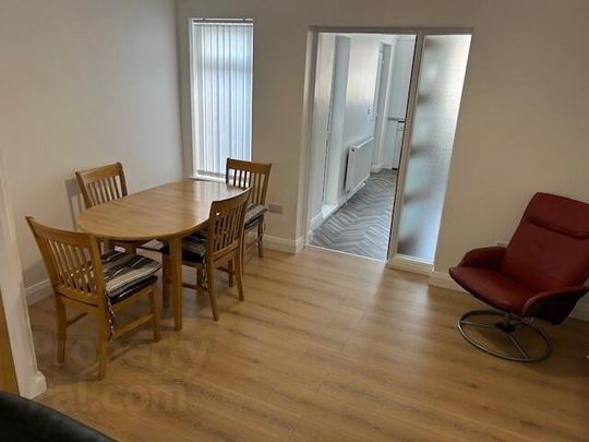 21 Runnymede Drive, Tates Ave, BT126LZ, Belfast - Photo 1