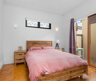 Register To View - Spacious Family Haven: Perfectly Located in Yarraville! - Photo 6