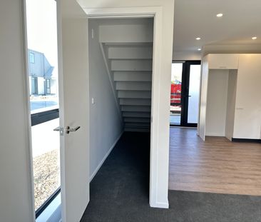 28 Frederick Street, Waltham - Photo 5