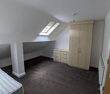 3 bedroom flat to rent - Photo 6
