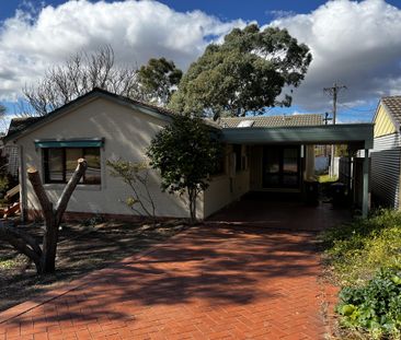 Luxurious Red Hill Retreat - Photo 1