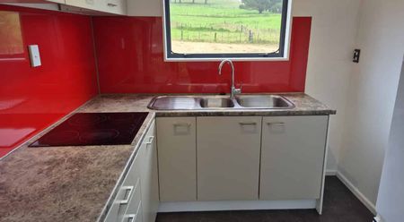 Charming Rural Cottage – Peaceful Living in Puhoi - Photo 2