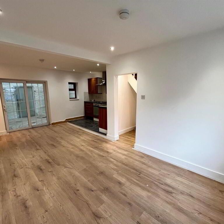 9 Sandbrook Park, Belfast, BT4 1NL - Photo 1