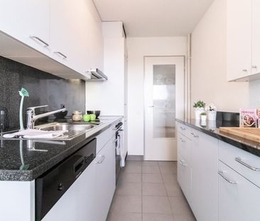 Beautiful modern 3.5 room apartment with balcony and green surround... - Photo 5