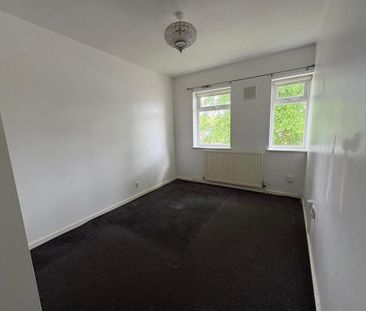 3 bedroom flat to rent - Photo 6