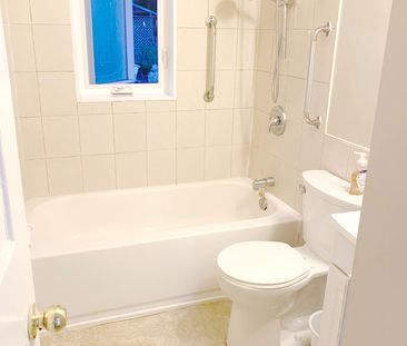 For Lease - 112 Leland Street Unit# 1st Floor Room, Hamilton, Ontario - Photo 4