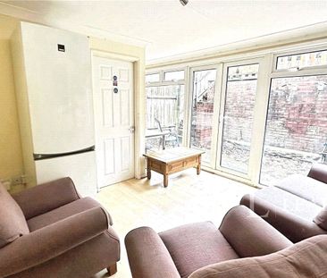 5 bedroom house to rent Brendon Avenue, Luton, Bedfordshire, LU2 - Photo 3