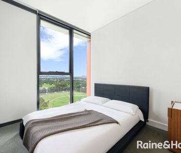 Fully Furnished Modern One-Bedroom + Study with Panoramic City & Pa... - Photo 1