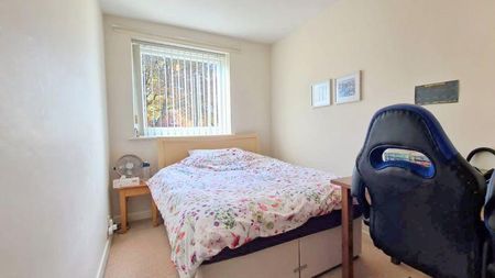 3 bedroom apartment to rent - Photo 3