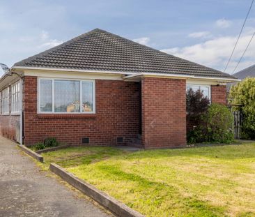 Three Bedroom Home On Keppel Street! - Photo 2