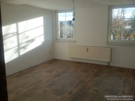 4-Zimmer-Wohnung in Wilkau-Hasslau mit 2 Bädern, klein aber fein, zu vermieten! - Photo 2