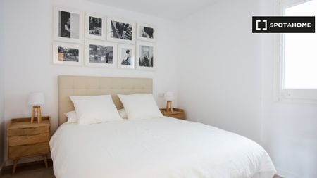 barcelona, Catalonia 08028 - Photo 4