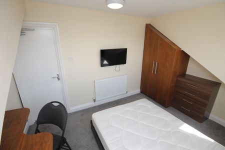Lucas Street, Woodhouse, Leeds, LS6 2JD - Photo 5