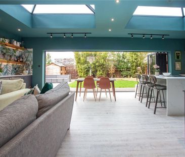 5 bedroom detached house to rent - Photo 3
