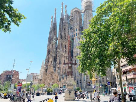 Apartamento en alquiler temporal junto a la Plaça de Gaudí, Barcelona - Photo 2