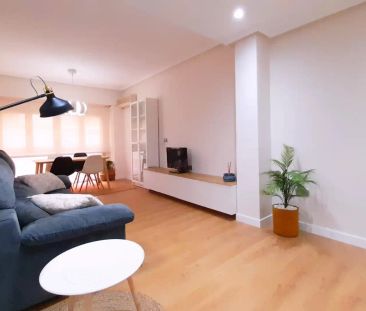 Piso de alquiler en Calle Sant Francesc Xavier, 12, Centro - Photo 1