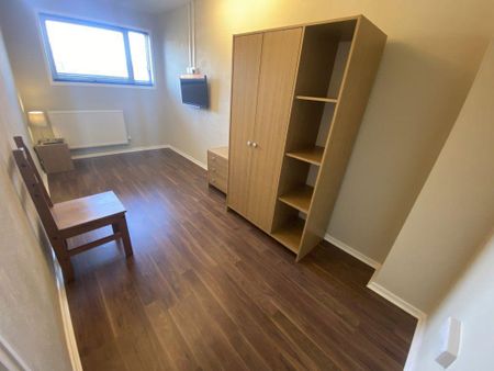 1 bedroom in a house share to rent - Photo 5