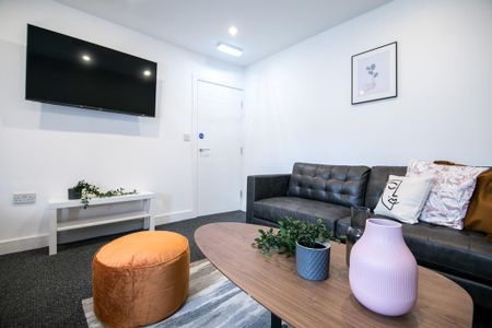 6 bedroom terraced house to rent - Photo 3