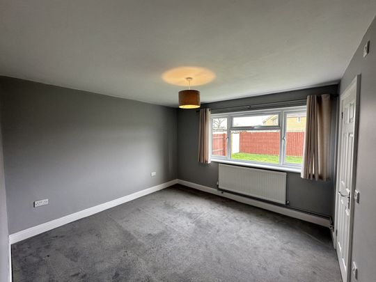 The Pines, Bury St. Edmunds, Holywell Row - Photo 1