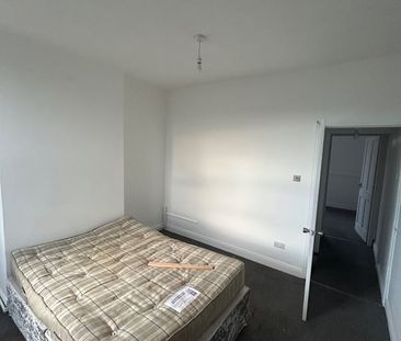 3 Bed Semi-Detached House, Rossington Road, NG2 - Photo 4