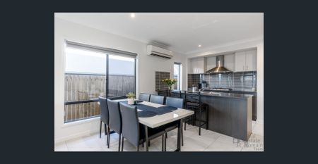 Spacious and Stylish Family Home with SOLAR - Photo 5