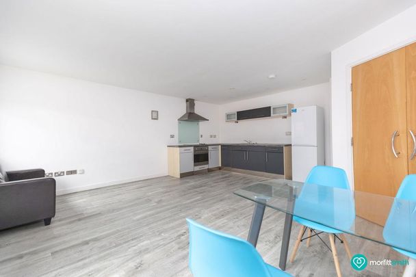 2 bedroom flat to rent - Photo 1