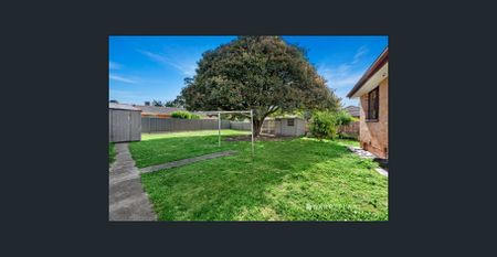 Peaceful family neighbourhood... - Photo 3