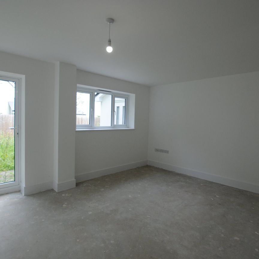 Safety Bay Close, Kent, London - Photo 1