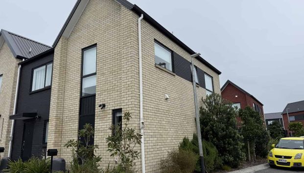 Modern 2 bedroom home - Ranui - Photo 1