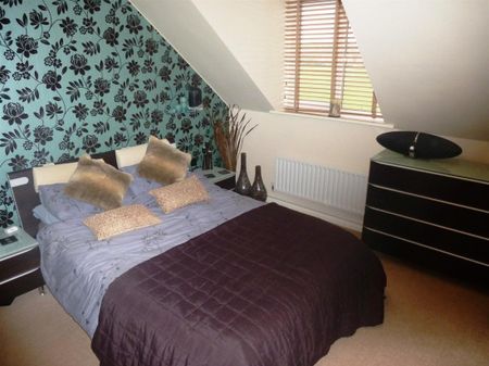 PETERBOROUGH - Photo 3