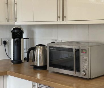 1 bedroom in a house share to rent - Photo 1