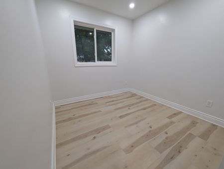 For Lease - 1 Strathcona Drive Unit# MAIN, London East, Ontario - Photo 2