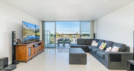 12 HEYSEN AVE, Ermington NSW 2115 - House For Rent | Domain - Photo 2