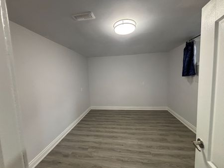 For Lease - 248 Felan Avenue Unit# Basement, Oakville, Ontario - Photo 5