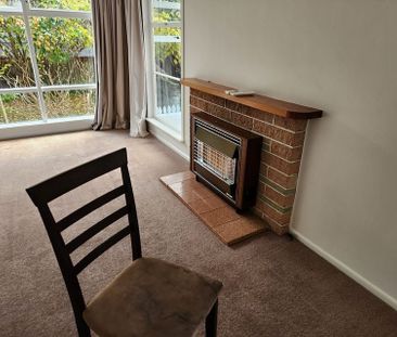 Tidy 3 bedroom house - Photo 2