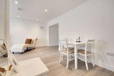 Tudor Court, Ferringham Lane, Ferring, Worthing, BN12 - Photo 3