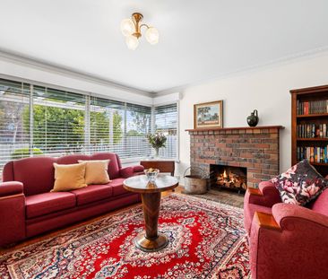 Modern Comfort Meets Convenience in Burwood East - Photo 1