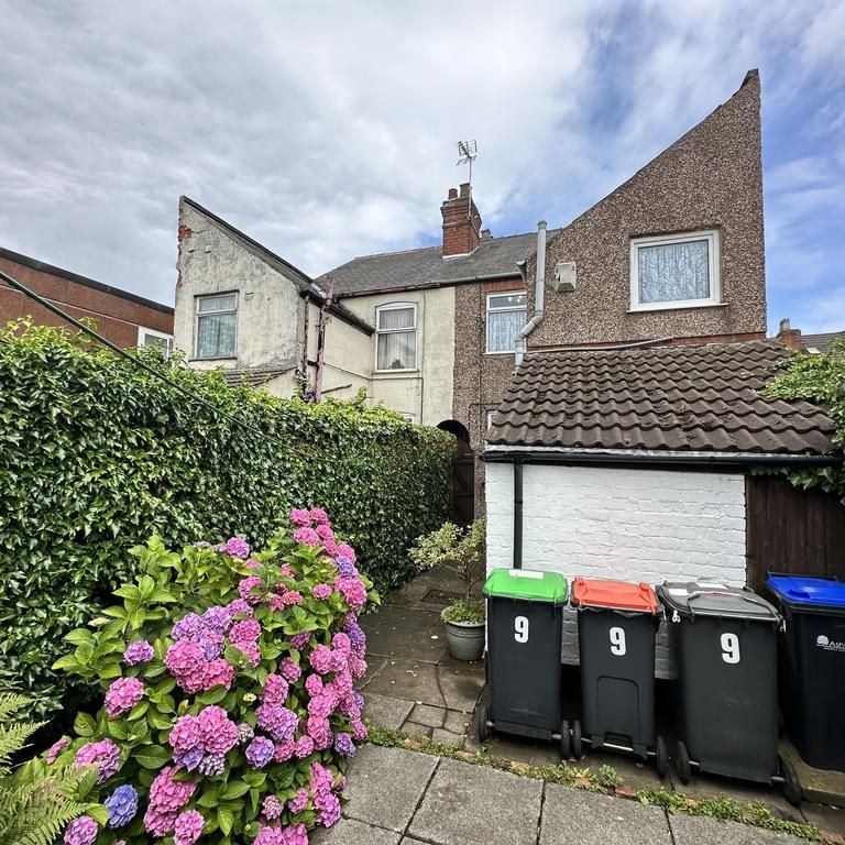3 bedroom semi-detached house to rent - Photo 1