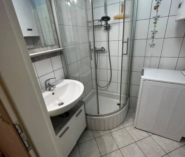 Bezugsfertige, voll möblierte Wohnung mit Balkon und Parkplatz - Photo 2