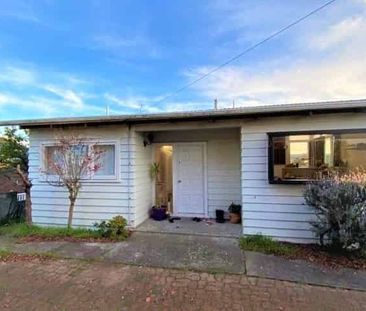 Four bedroom family home - Photo 5