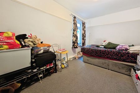 Burlington Mansions, SO15 - Photo 2