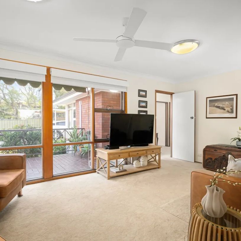 Light Filled Family Home in a Quiet Penshurst Pocket - Photo 1